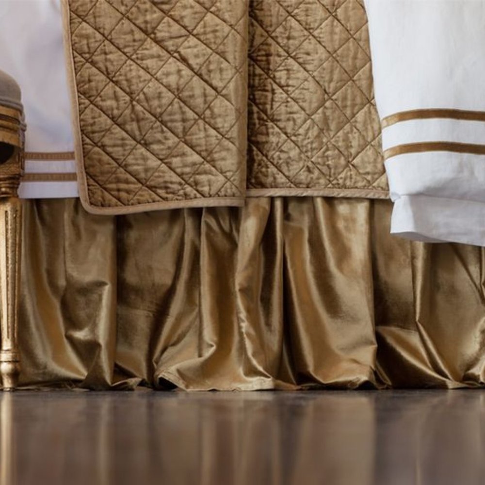Lili Alessandra Queen/King Chloe Velvet Dust Skirt